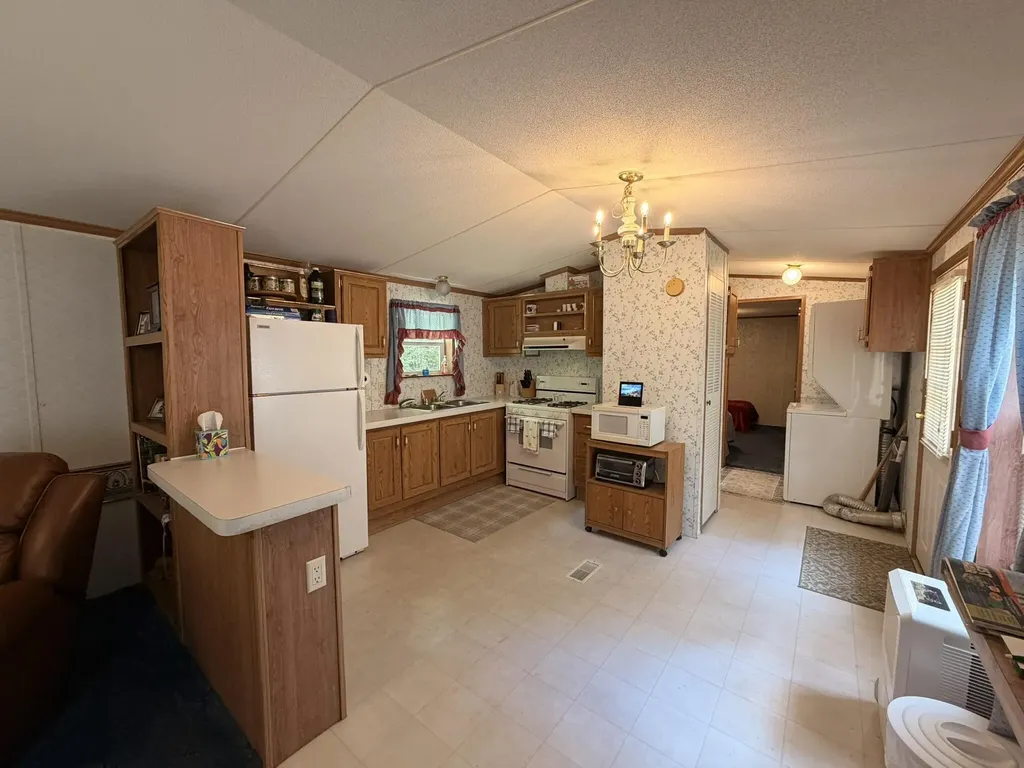 33 Wildflower Lane Naples ME 04055