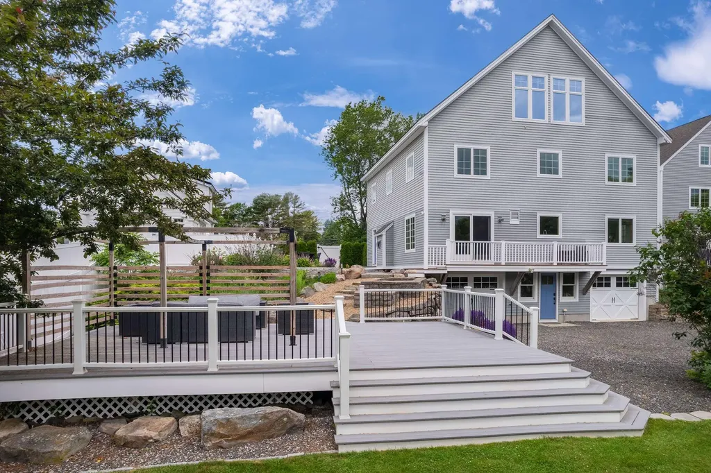 263 Long Sands Road York ME 03909