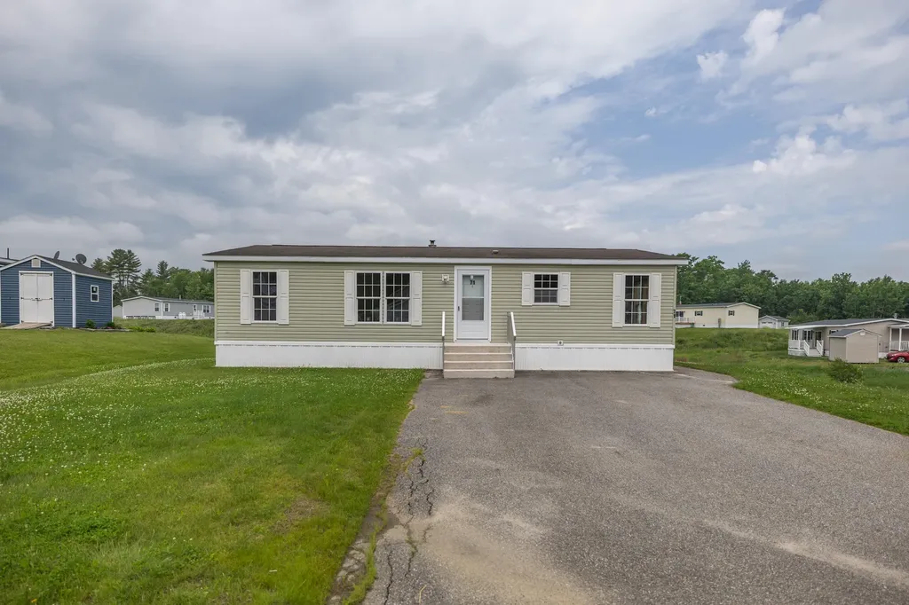 71 Amy Street Poland ME 04274
