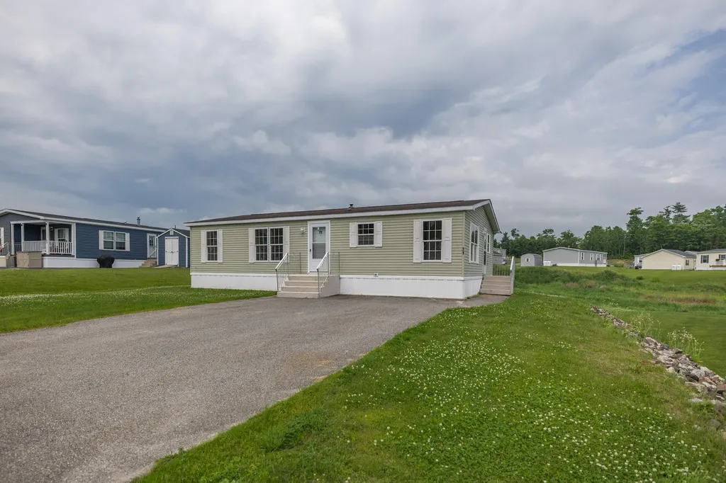 71 Amy Street Poland ME 04274