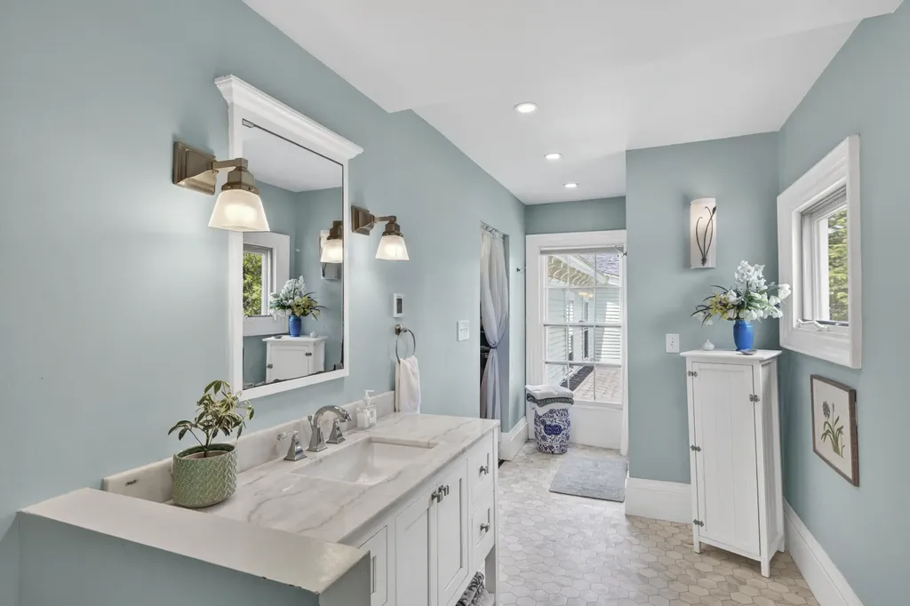 49 Talbot Avenue Rockland ME 04841