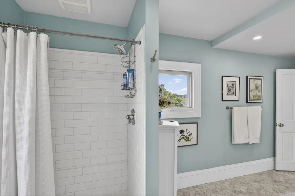 49 Talbot Avenue Rockland ME 04841