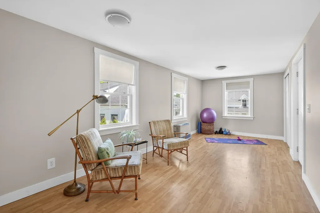 49 Talbot Avenue Rockland ME 04841