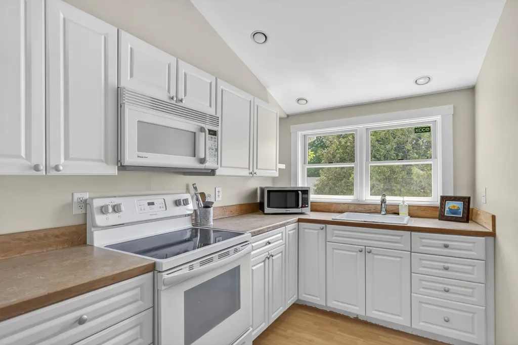 49 Talbot Avenue Rockland ME 04841
