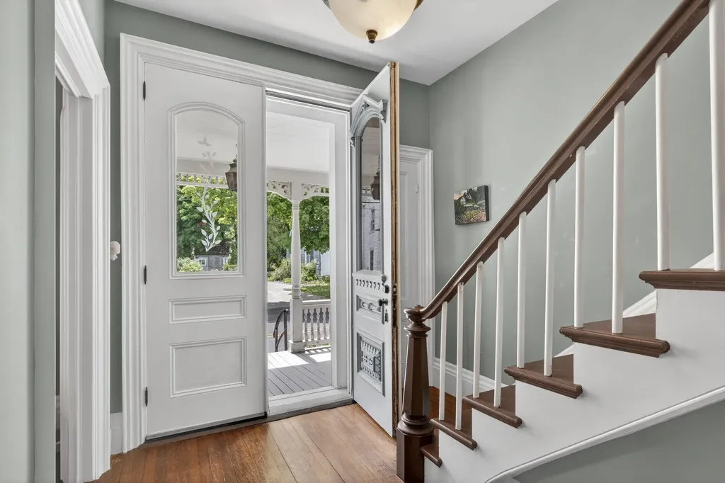 49 Talbot Avenue Rockland ME 04841