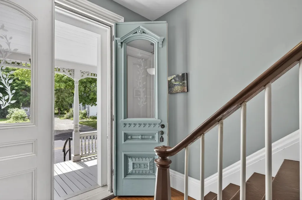 49 Talbot Avenue Rockland ME 04841