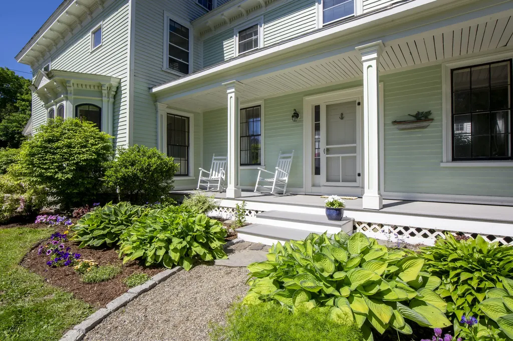 49 Talbot Avenue Rockland ME 04841