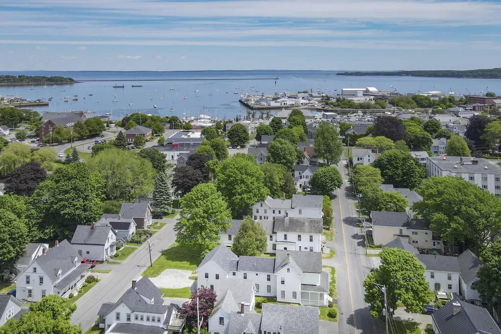 49 Talbot Avenue Rockland ME 04841