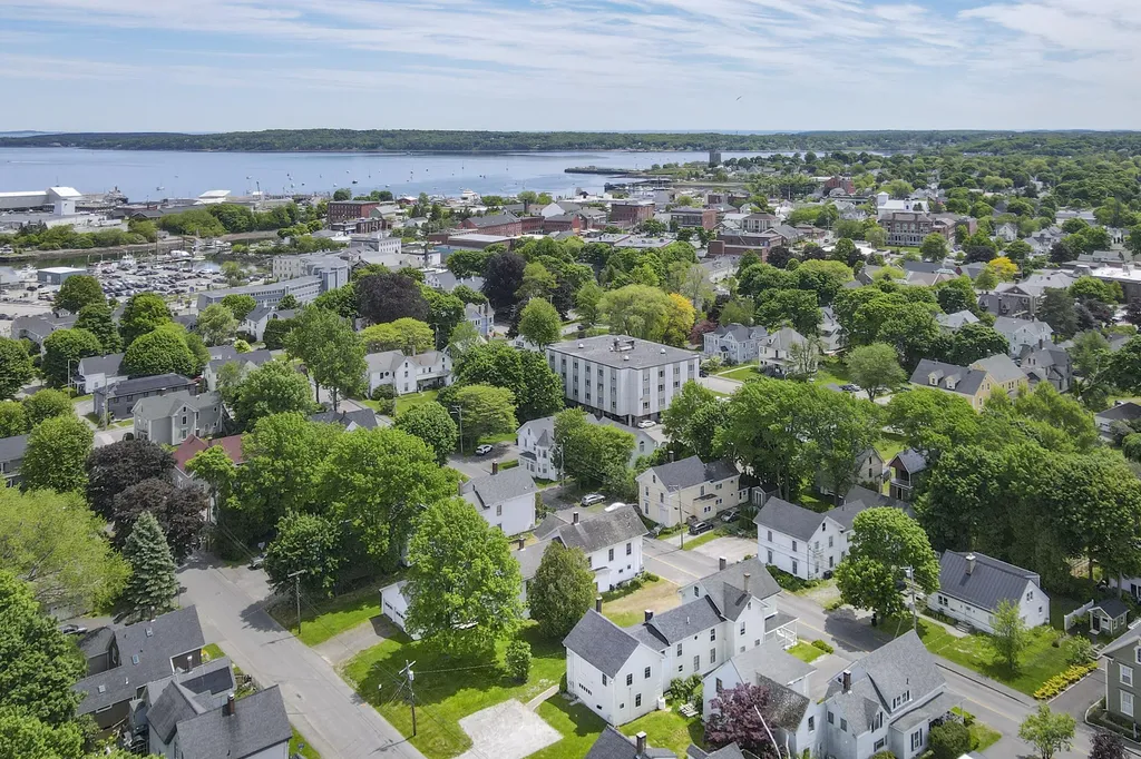 49 Talbot Avenue Rockland ME 04841