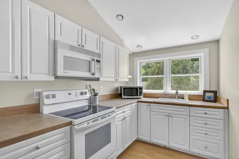 49 Talbot Avenue Rockland ME 04841