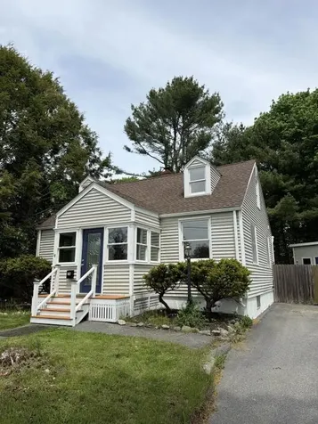 18 Farm Hill Road Cape Elizabeth ME 04107