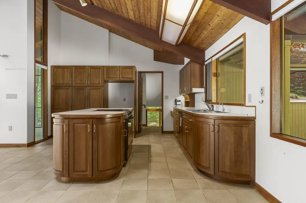 227 Quail Run Road Bristol ME 04539