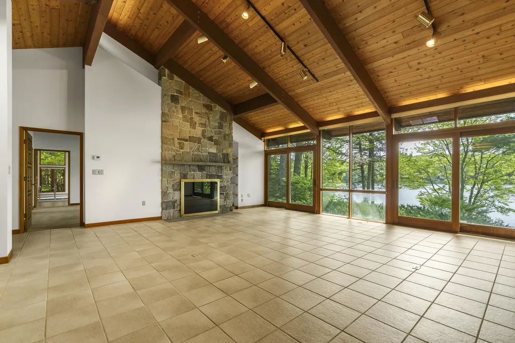 227 Quail Run Road Bristol ME 04539