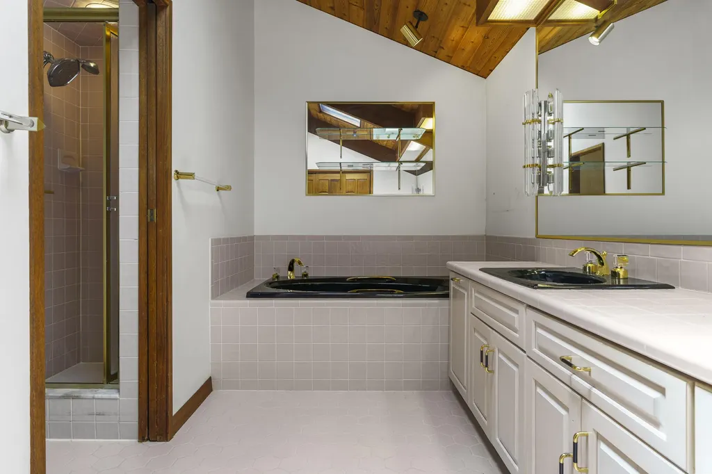 227 Quail Run Road Bristol ME 04539