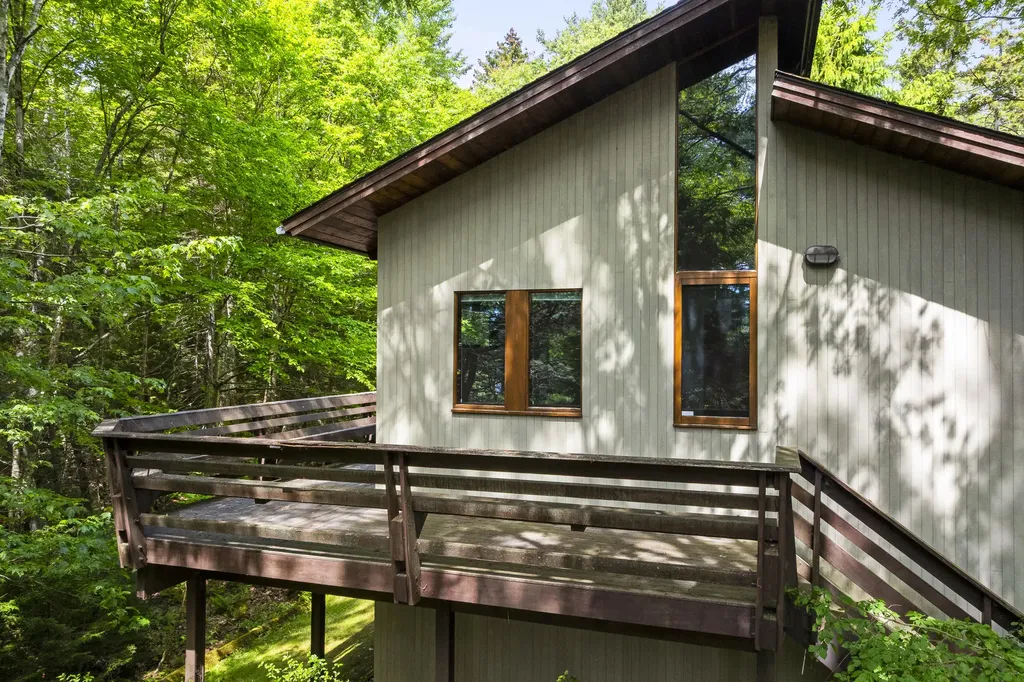 227 Quail Run Road Bristol ME 04539