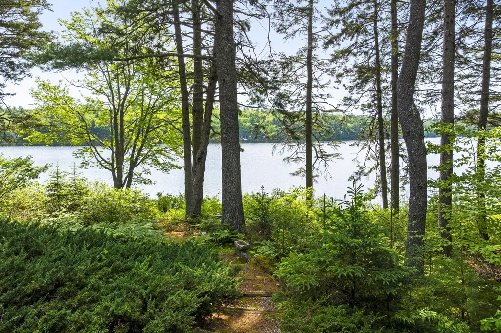 227 Quail Run Road Bristol ME 04539