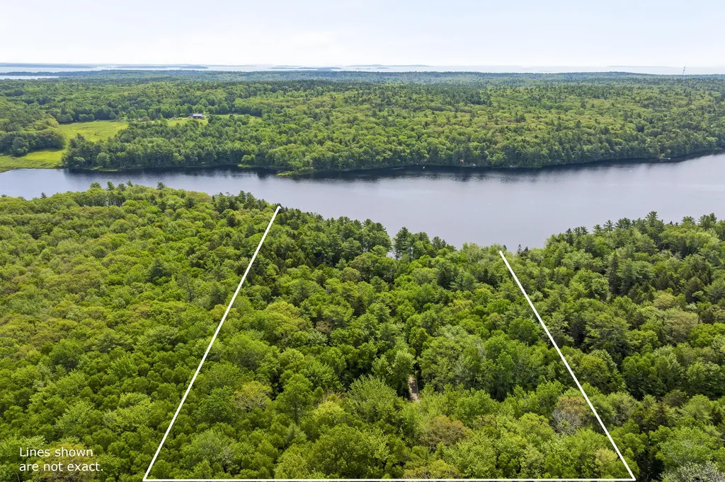 227 Quail Run Road Bristol ME 04539