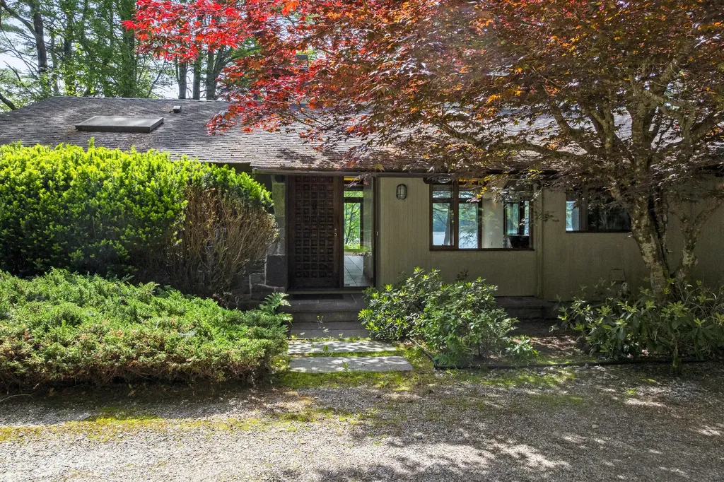 227 Quail Run Road Bristol ME 04539
