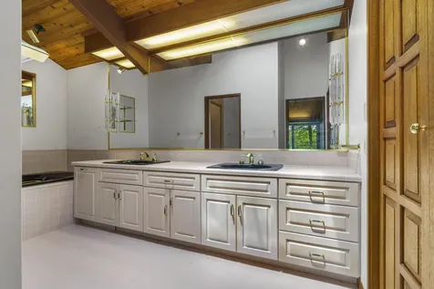 227 Quail Run Road Bristol ME 04539