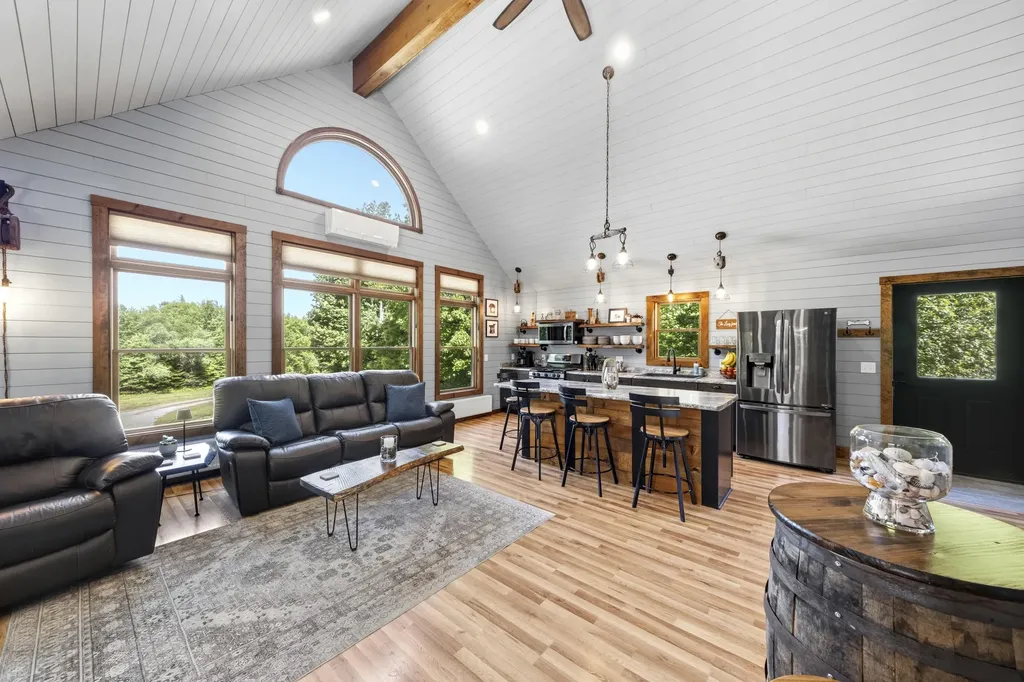 371 Union Road Waldoboro ME 04572