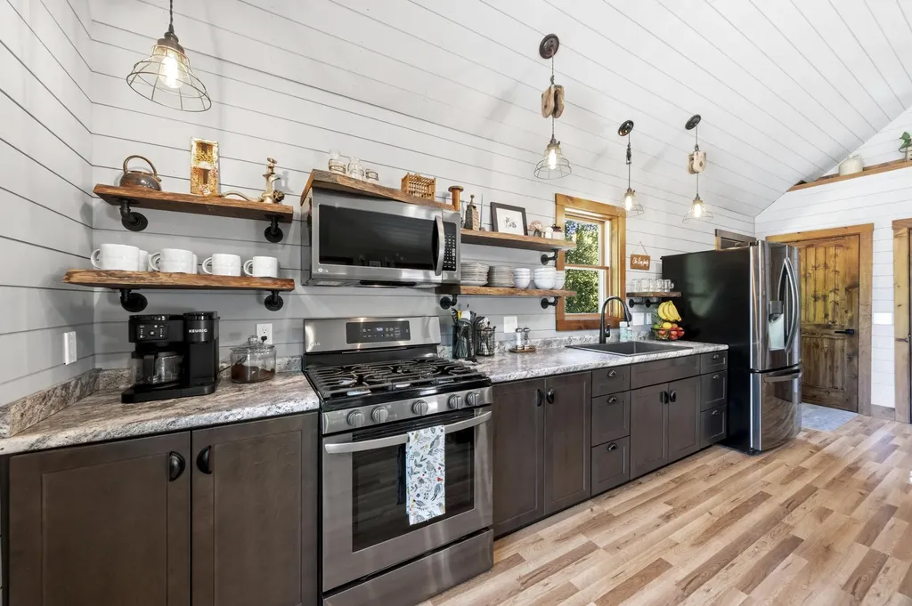 371 Union Road Waldoboro ME 04572