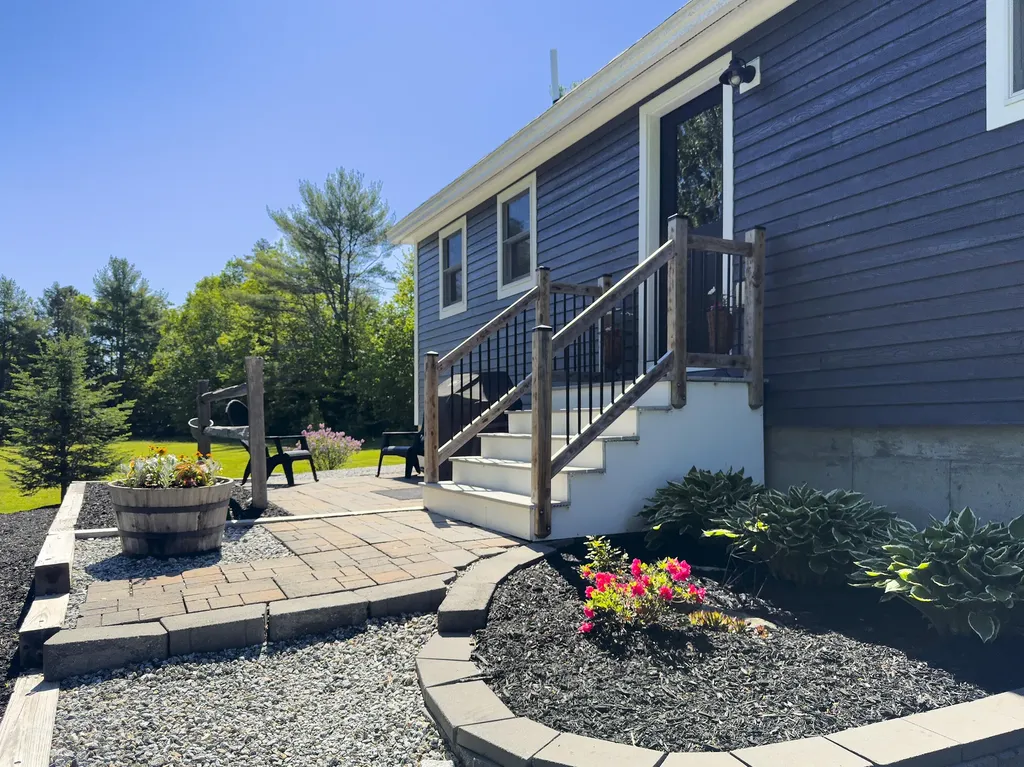 371 Union Road Waldoboro ME 04572
