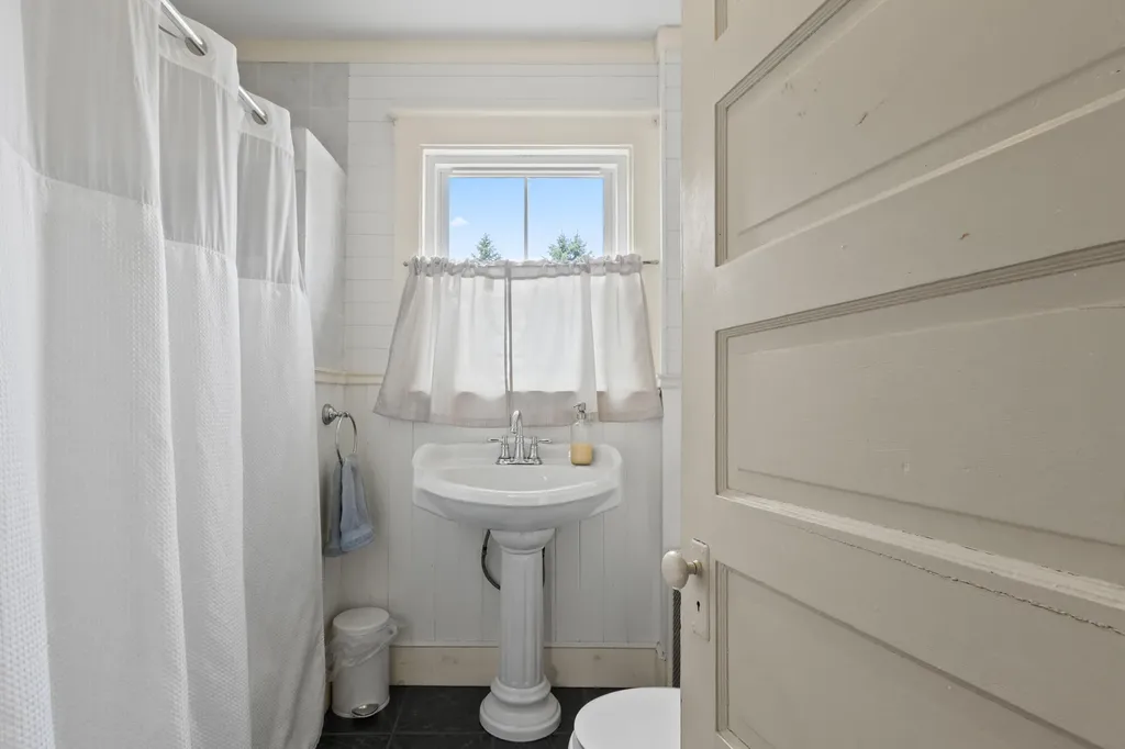 24 Grandview Avenue South Portland ME 04106