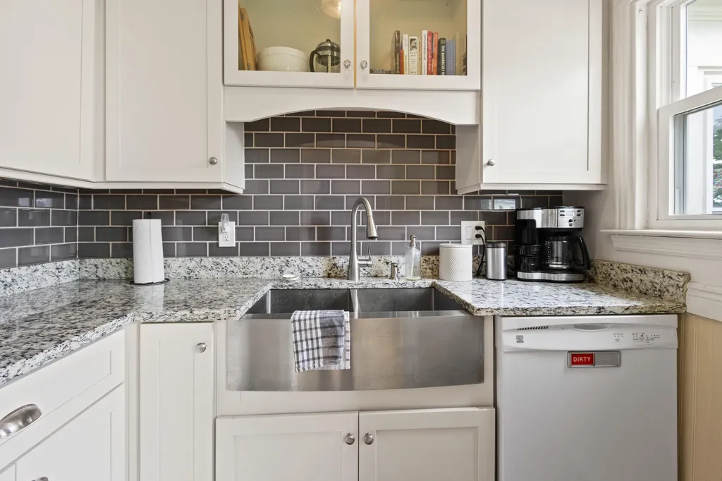 24 Grandview Avenue South Portland ME 04106