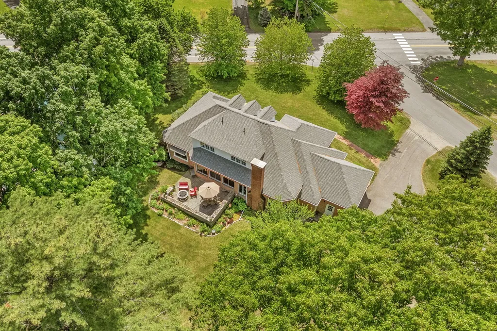 3 Pond Road Wayne ME 04284