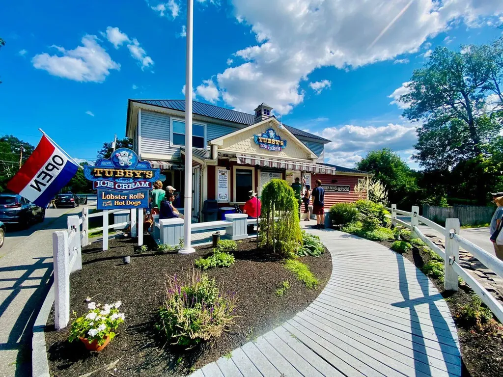 3 Pond Road Wayne ME 04284