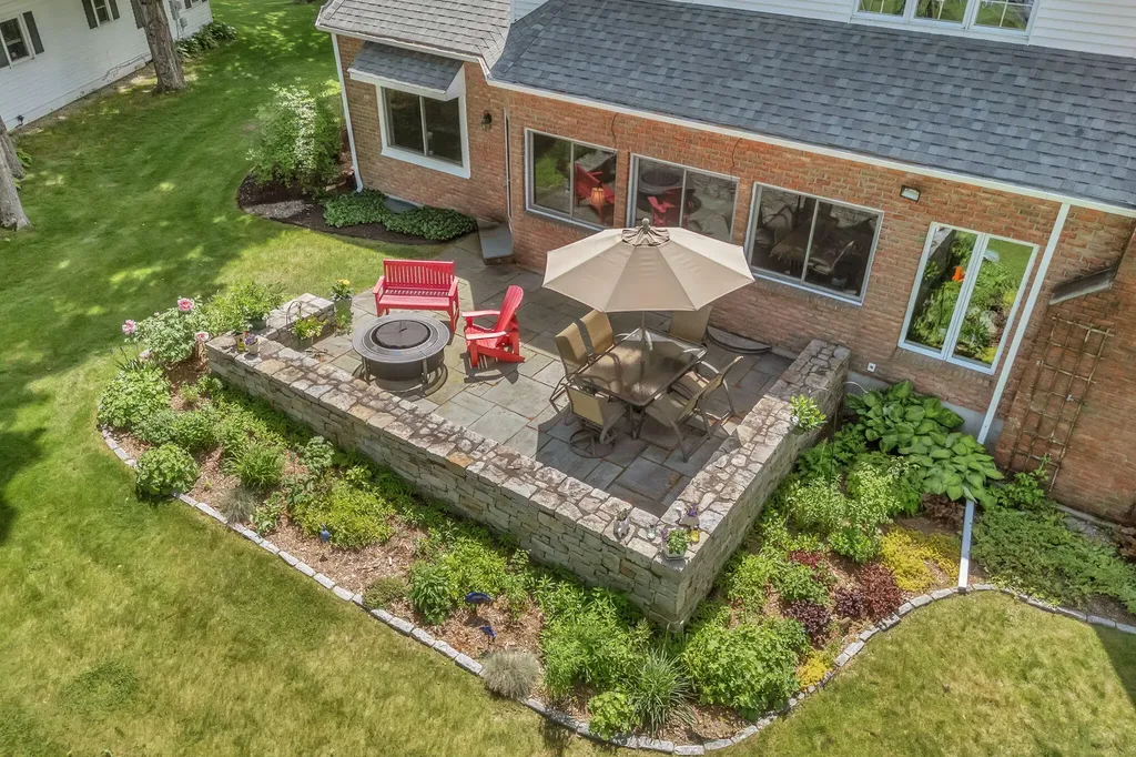 3 Pond Road Wayne ME 04284