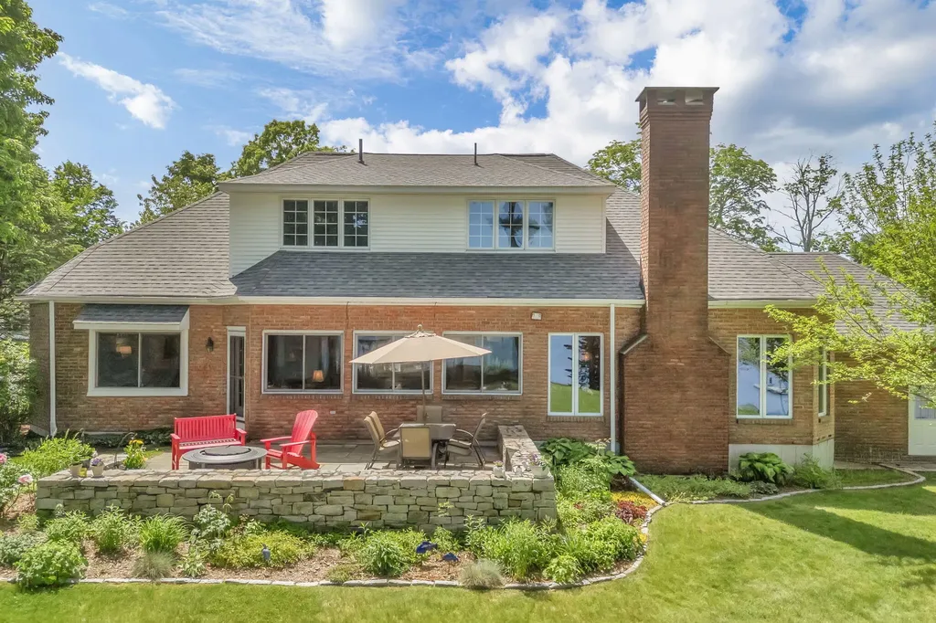 3 Pond Road Wayne ME 04284