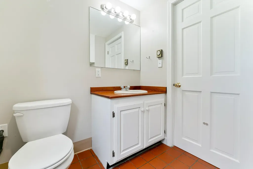 18 Francis Way Kittery ME 03904