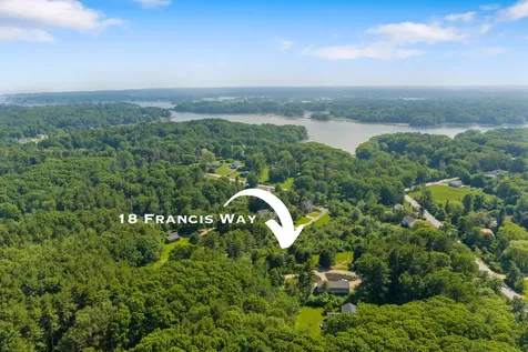 18 Francis Way Kittery ME 03904