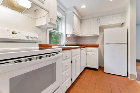18 Francis Way Kittery ME 03904