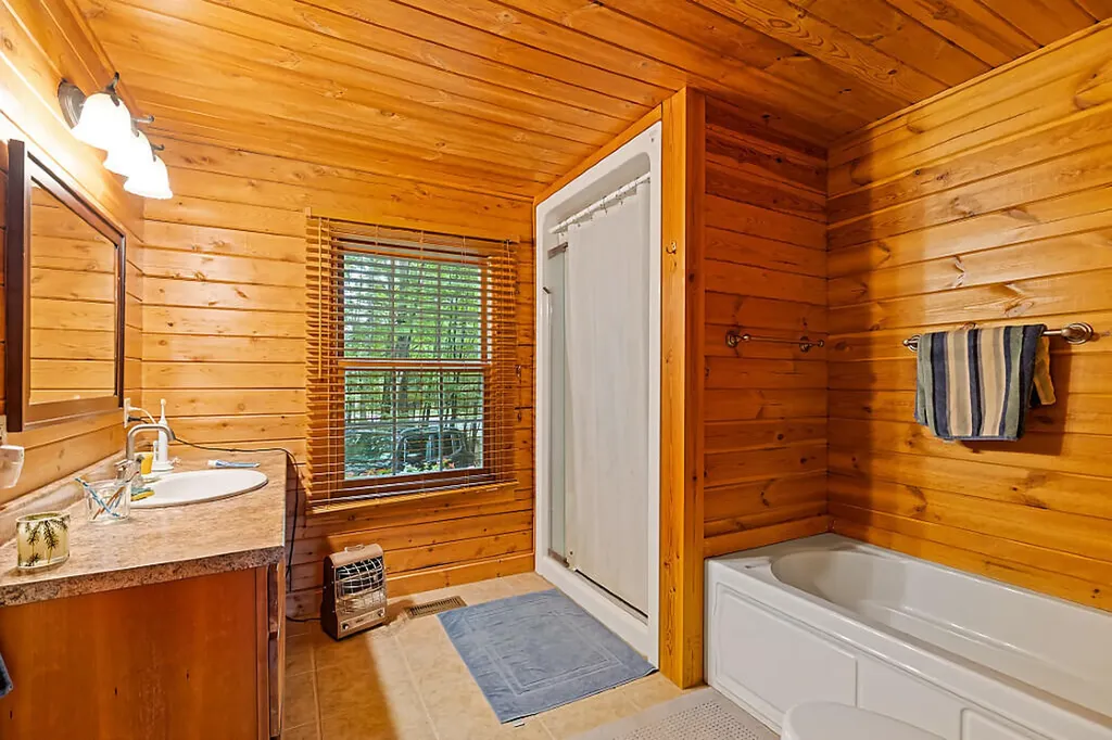 64 Parsons Road Norway ME 04268