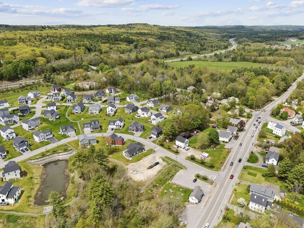 6-8 Bluebird Trail Falmouth ME 04105
