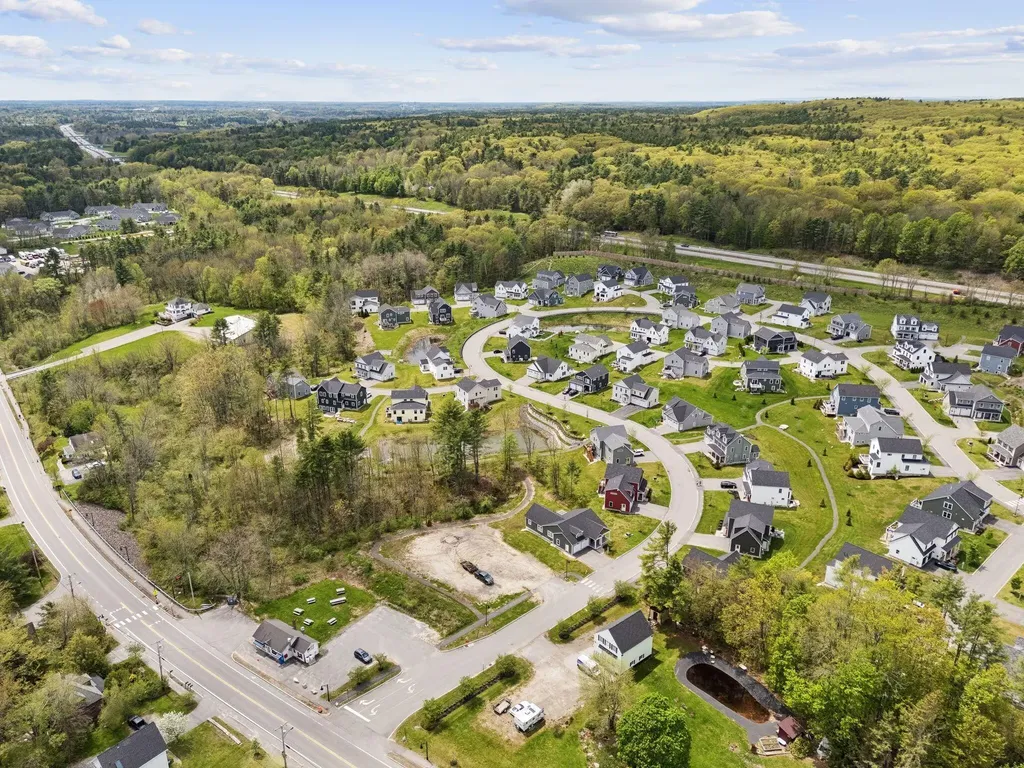 6-8 Bluebird Trail Falmouth ME 04105