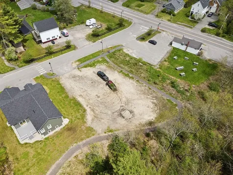6-8 Bluebird Trail Falmouth ME 04105