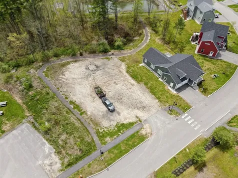 6-8 Bluebird Trail Falmouth ME 04105