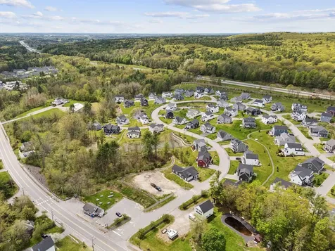 6-8 Bluebird Trail Falmouth ME 04105