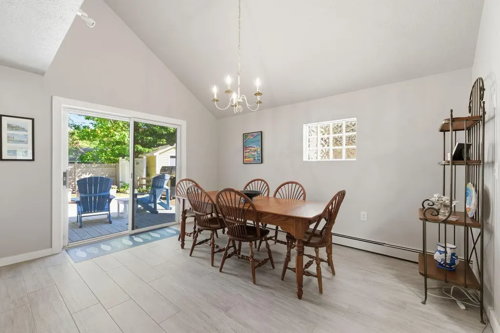 30 Seaview Avenue Ogunquit ME 03907
