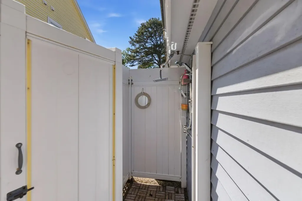 30 Seaview Avenue Ogunquit ME 03907