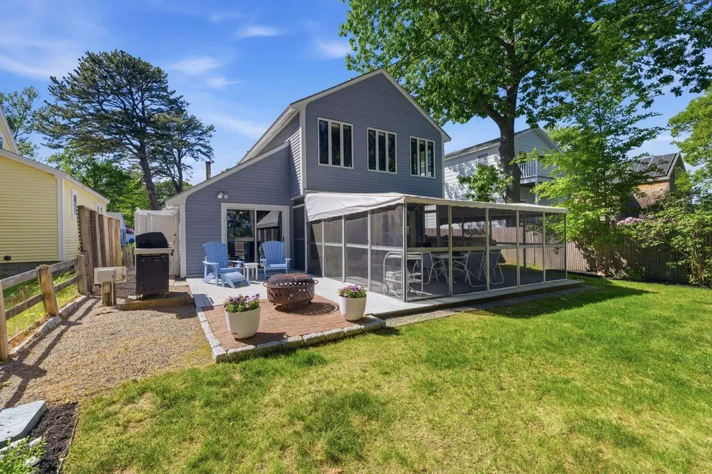 30 Seaview Avenue Ogunquit ME 03907