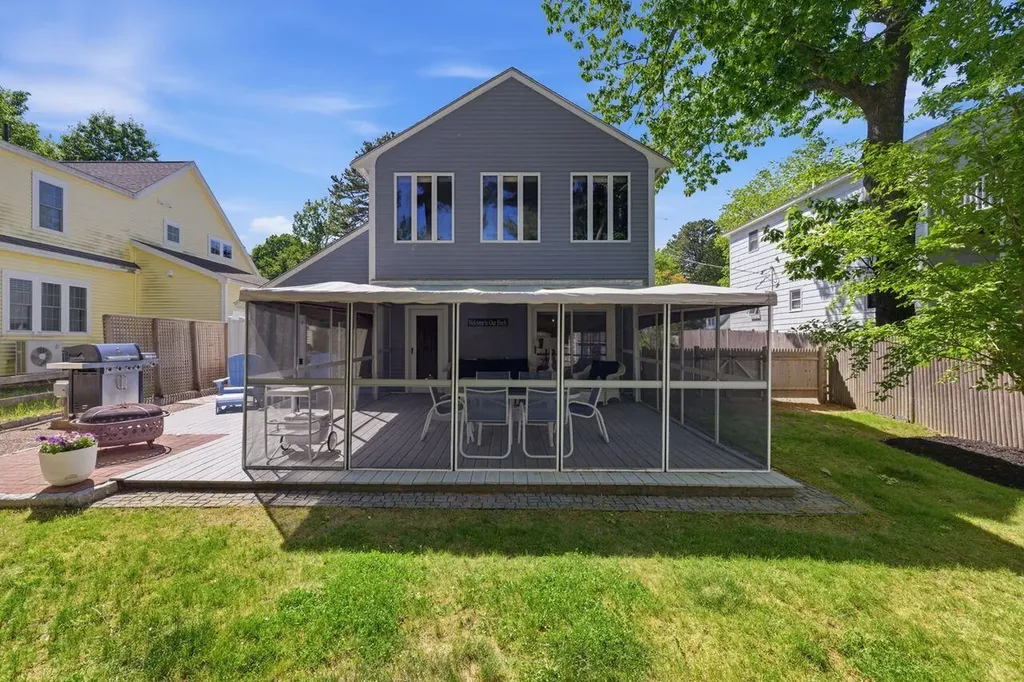 30 Seaview Avenue Ogunquit ME 03907