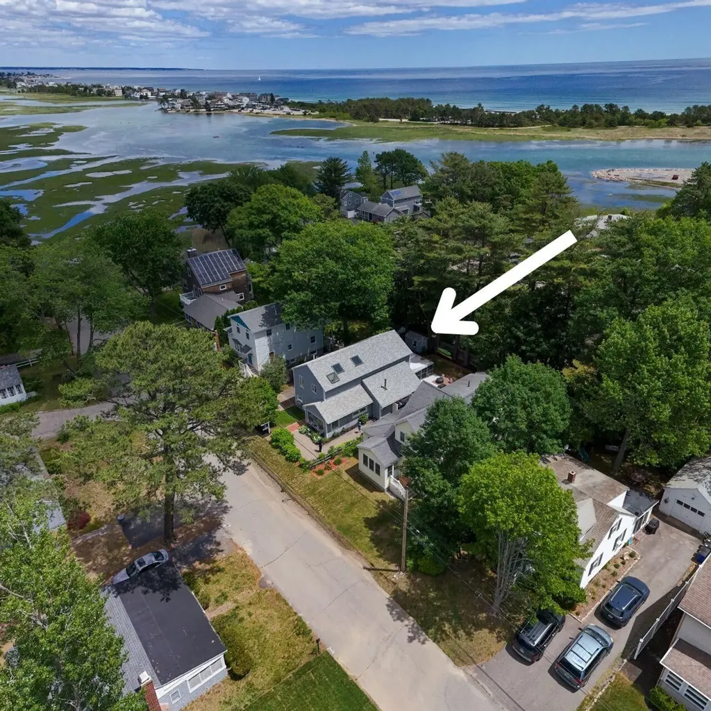 30 Seaview Avenue Ogunquit ME 03907