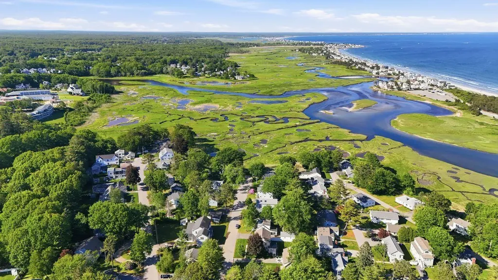 30 Seaview Avenue Ogunquit ME 03907