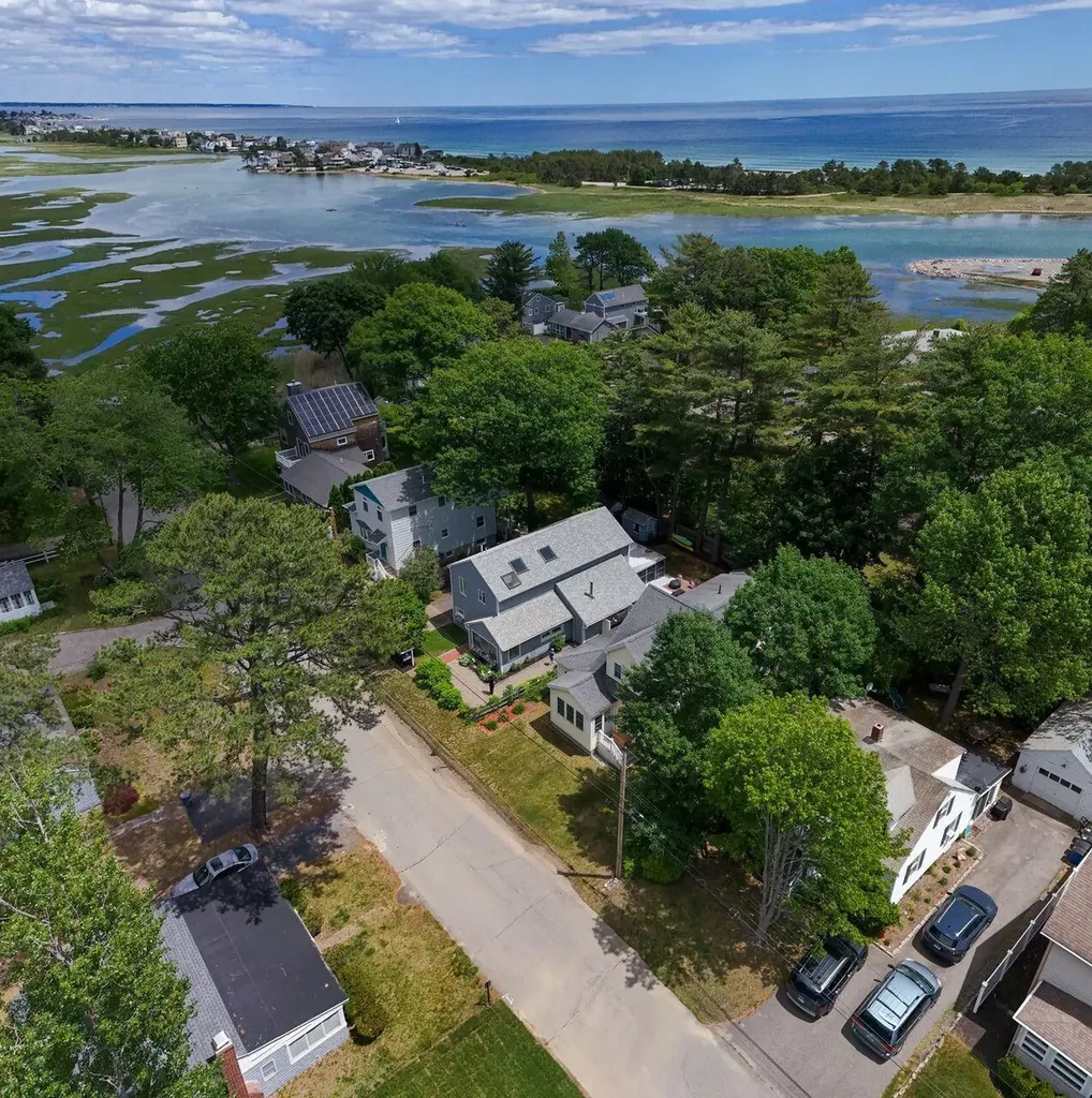 30 Seaview Avenue Ogunquit ME 03907