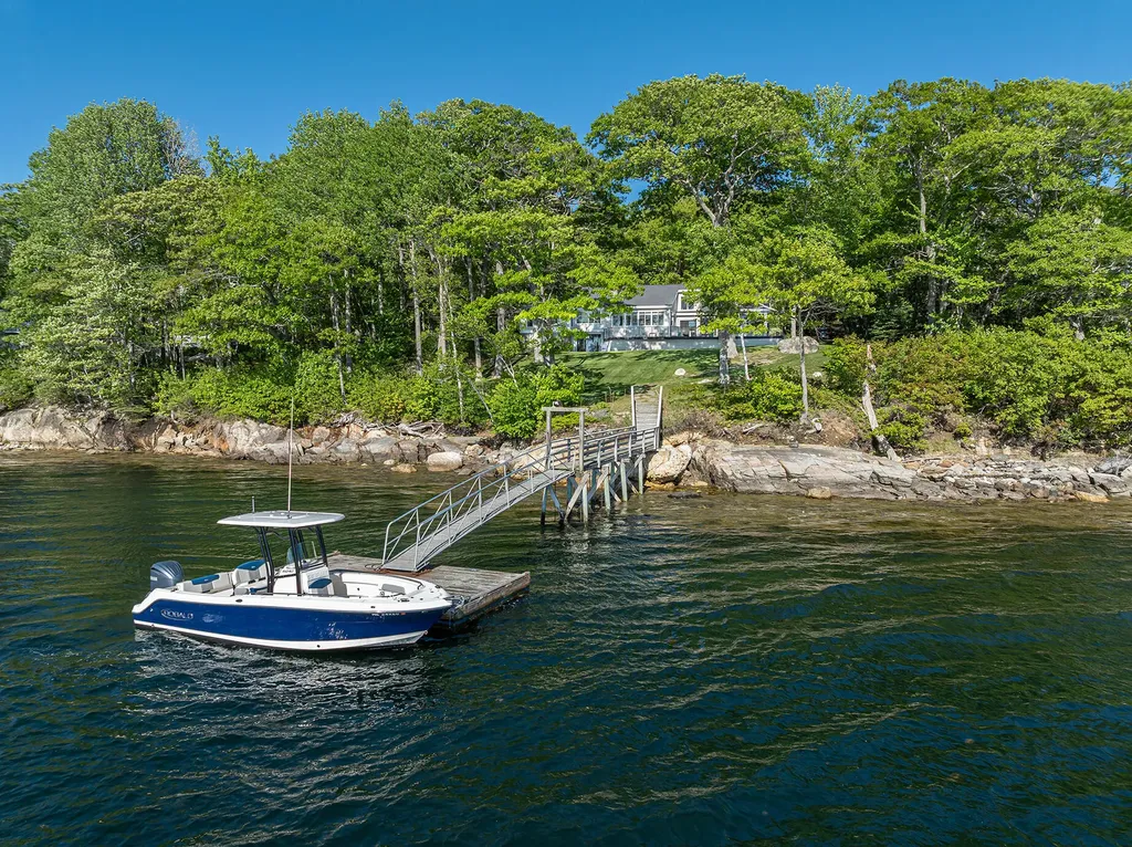 637 Ocean Point Road Boothbay ME 04544