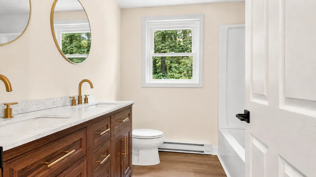 152 Blake Road Standish ME 04084